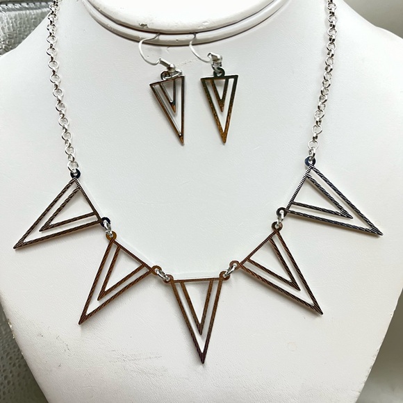 Jewelry - Geometric Silver Necklace and Earring Set